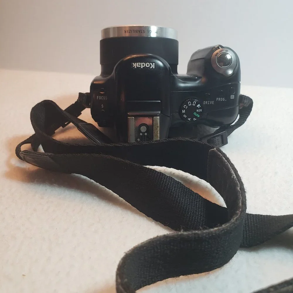 Kodak EasyShare P850 5.1MP Digital Camera - tested with battery only.